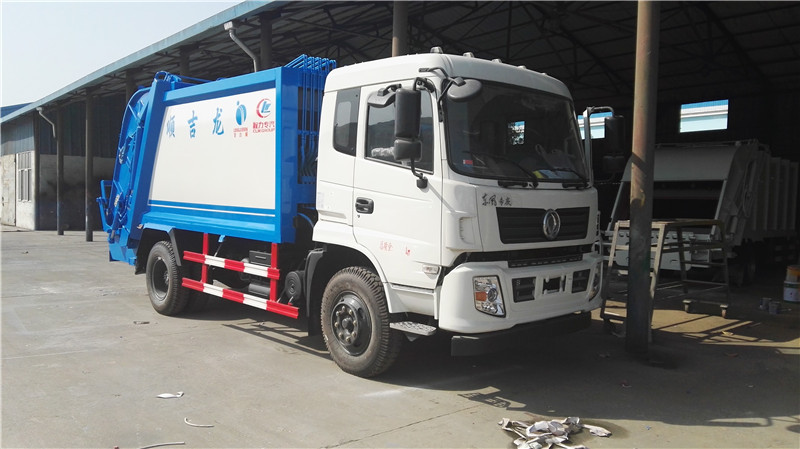 東風D913壓縮垃圾車