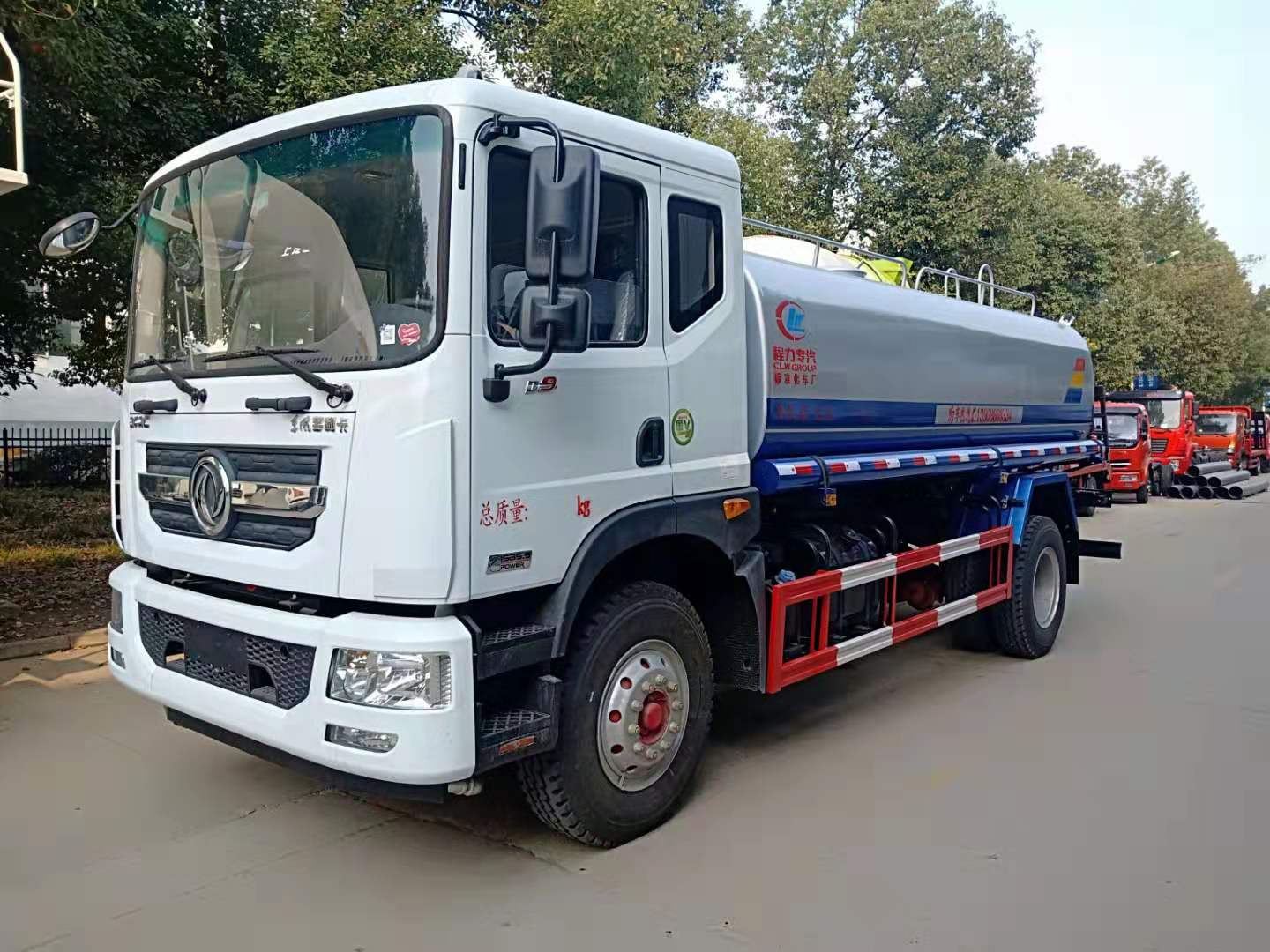 東風D9多利卡14噸灑水車