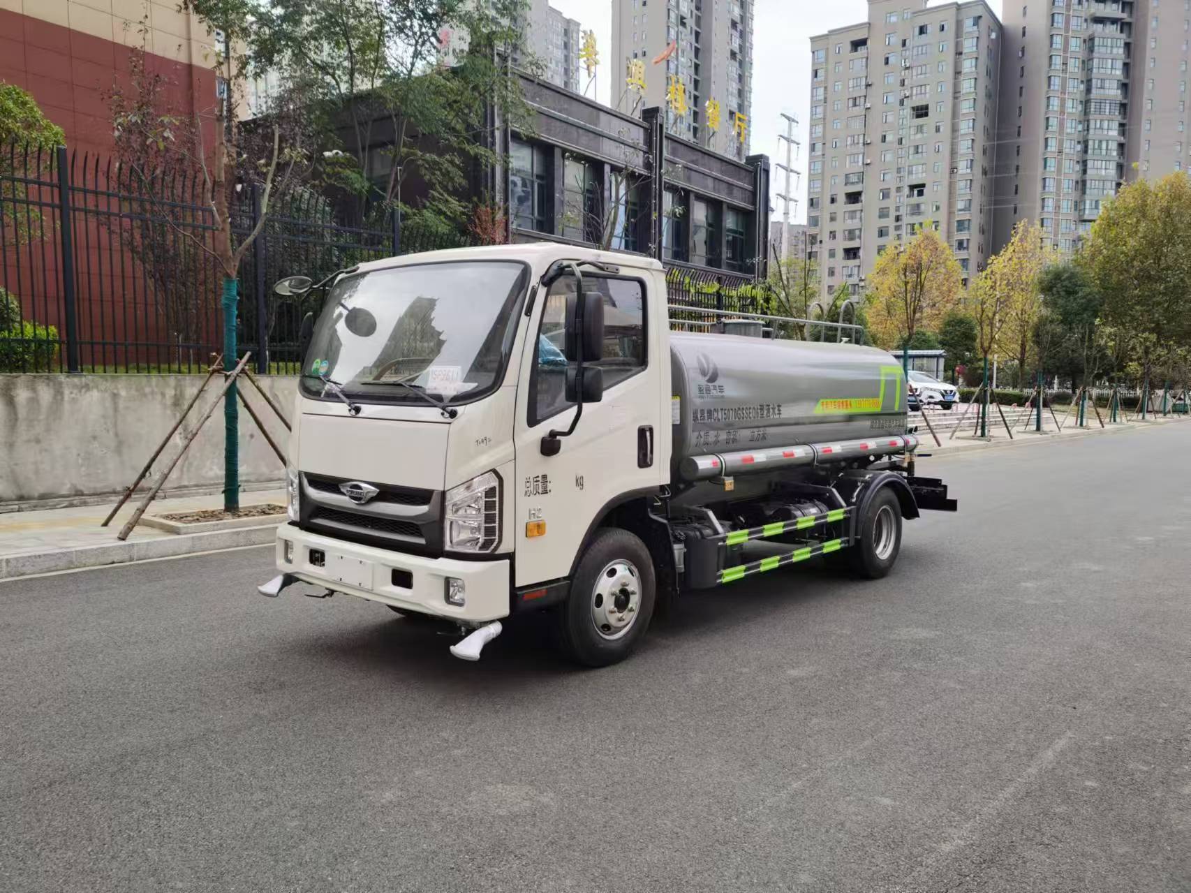 福田H2領航5噸灑水車